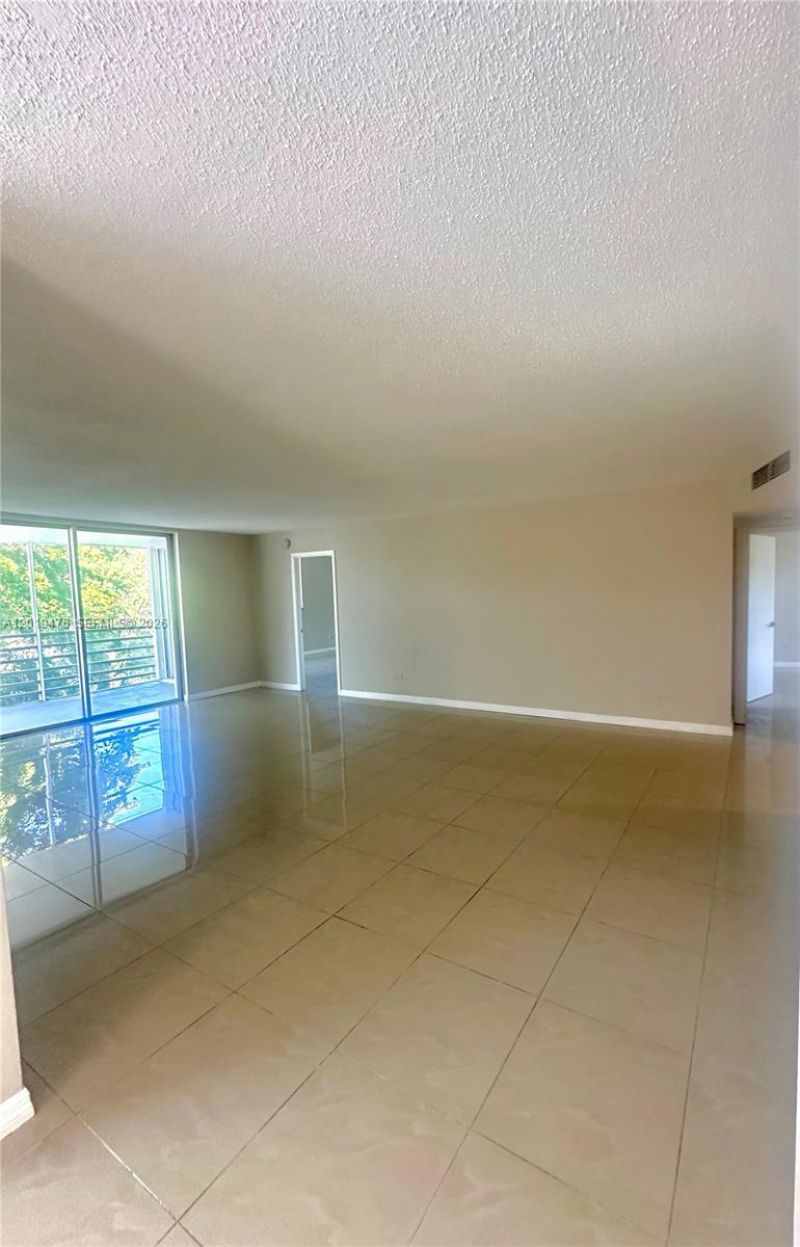 443 NE 195th St, Unit 345, Miami, FL 33179 Photo
