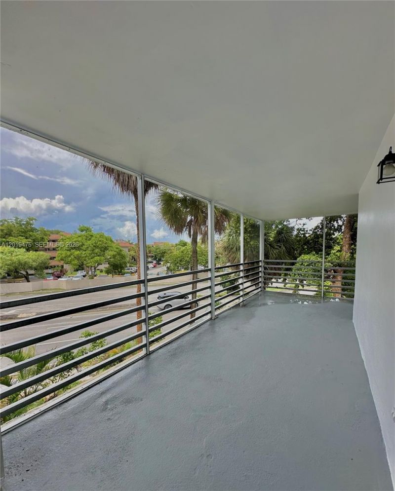 443 NE 195th St, Unit 345, Miami, FL 33179 Photo