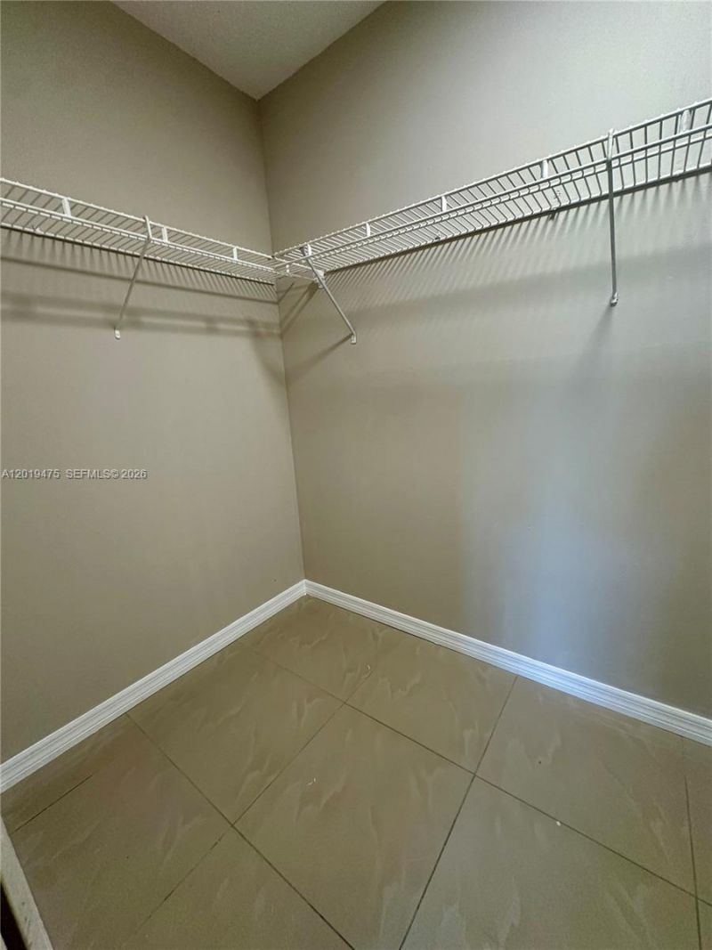 443 NE 195th St, Unit 345, Miami, FL 33179 Photo