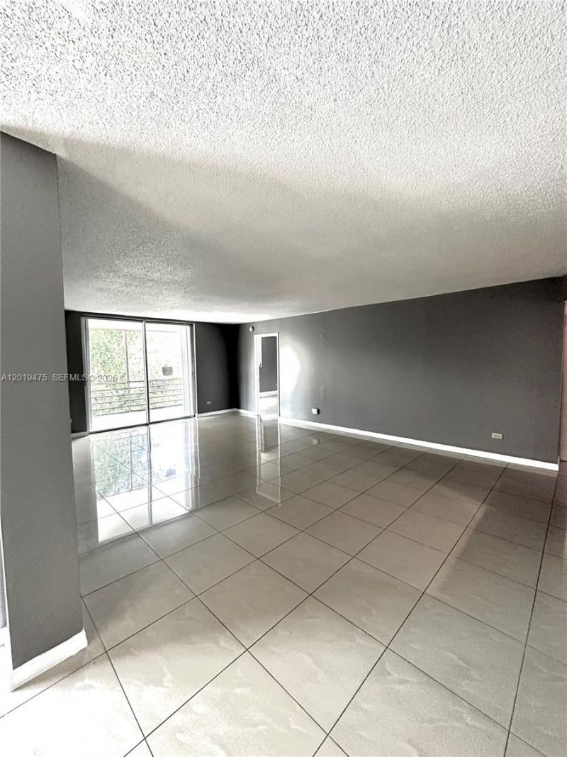 443 NE 195th St, Unit 345, Miami, FL 33179 Photo