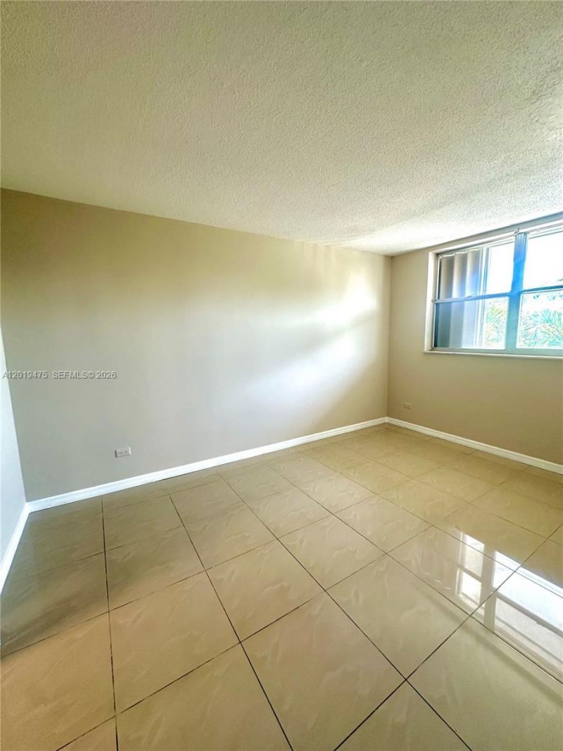 443 NE 195th St, Unit 345, Miami, FL 33179 Photo