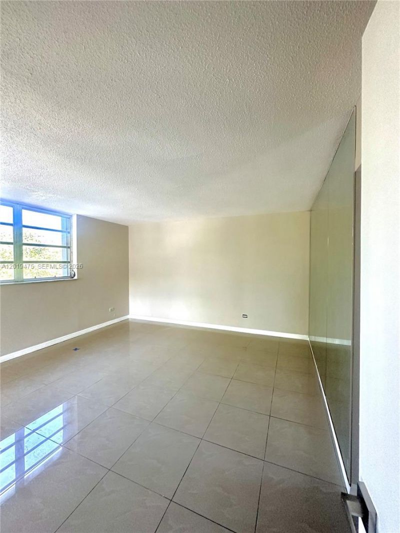 443 NE 195th St, Unit 345, Miami, FL 33179 Photo
