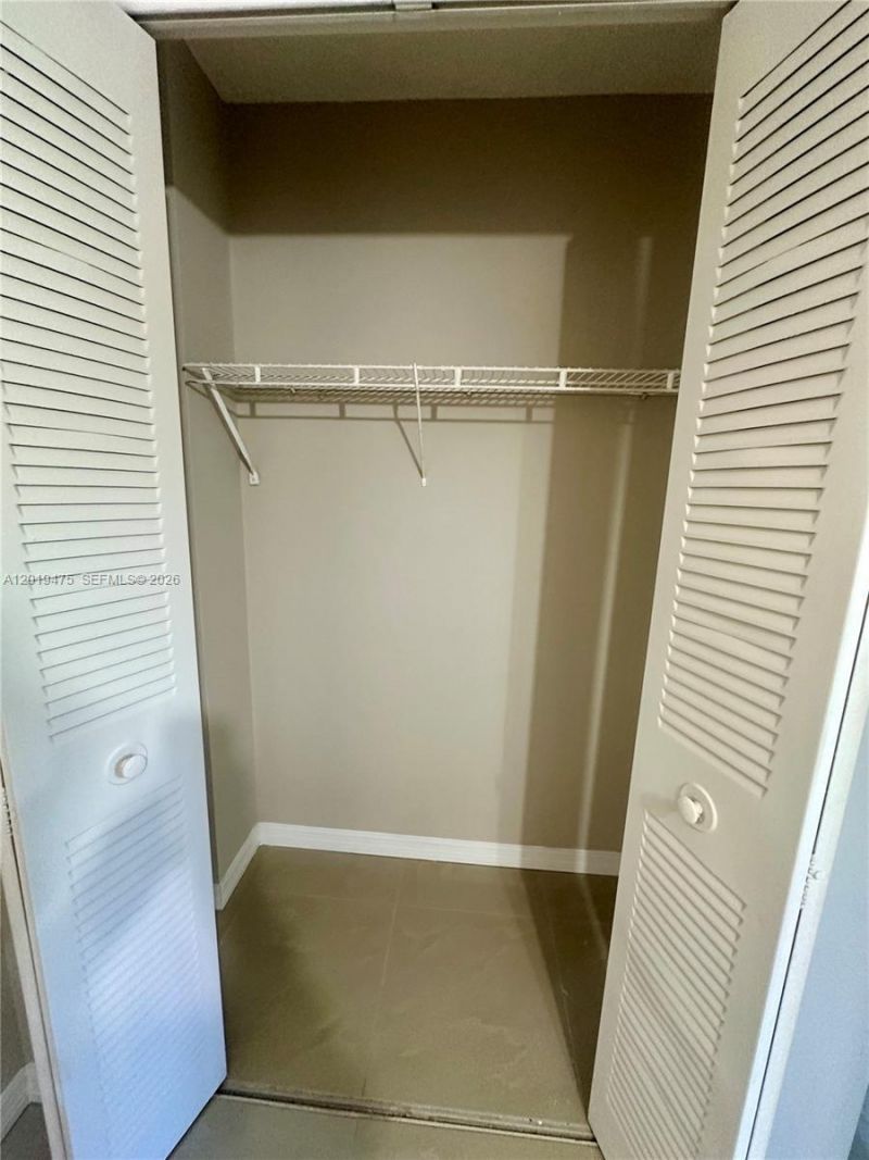 443 NE 195th St, Unit 345, Miami, FL 33179 Photo