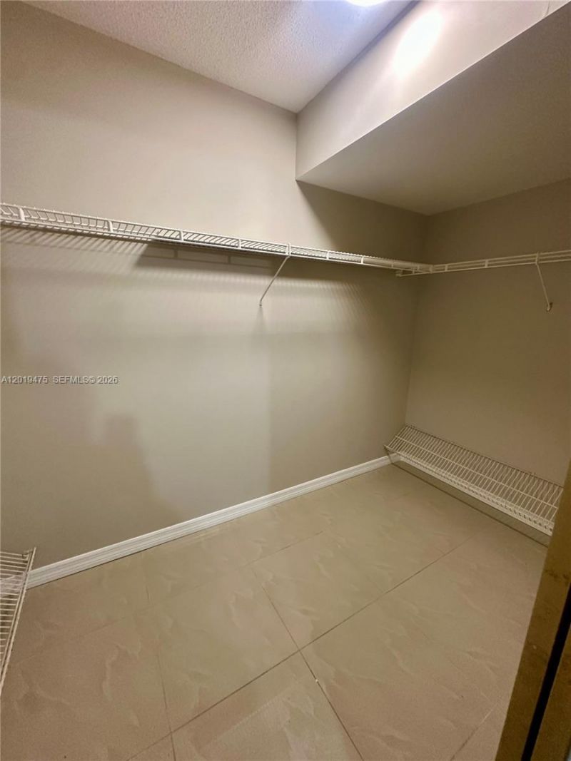 443 NE 195th St, Unit 345, Miami, FL 33179 Photo