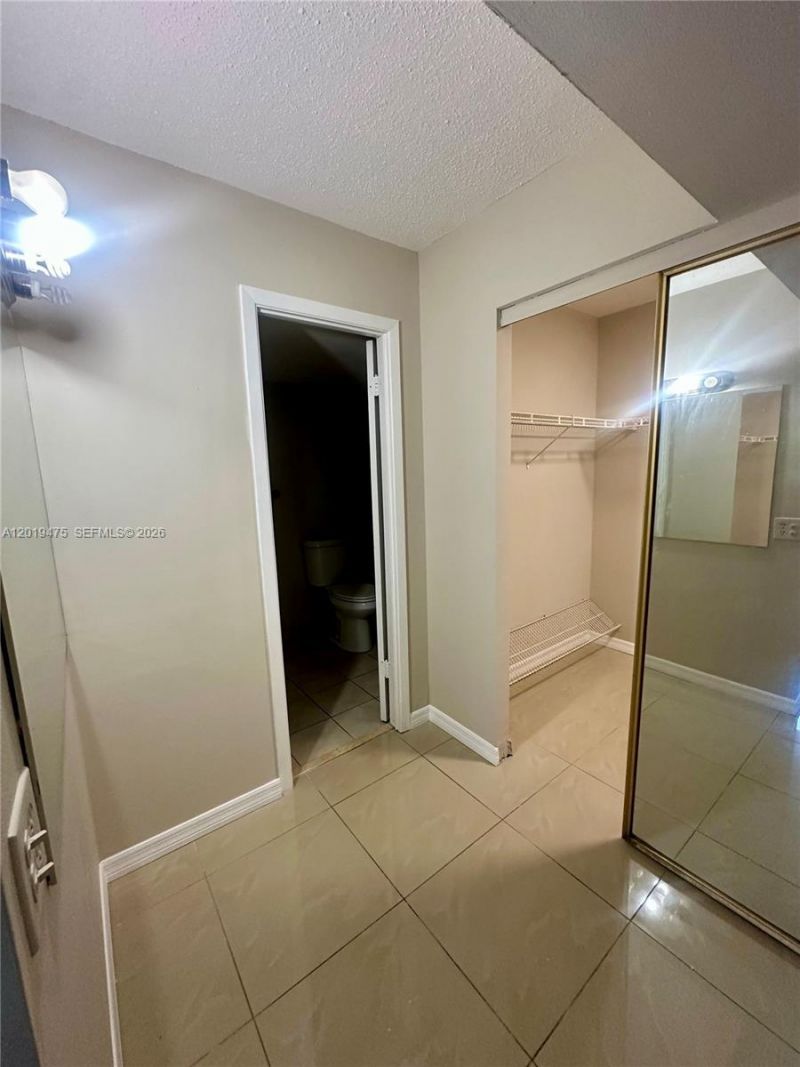 443 NE 195th St, Unit 345, Miami, FL 33179 Photo