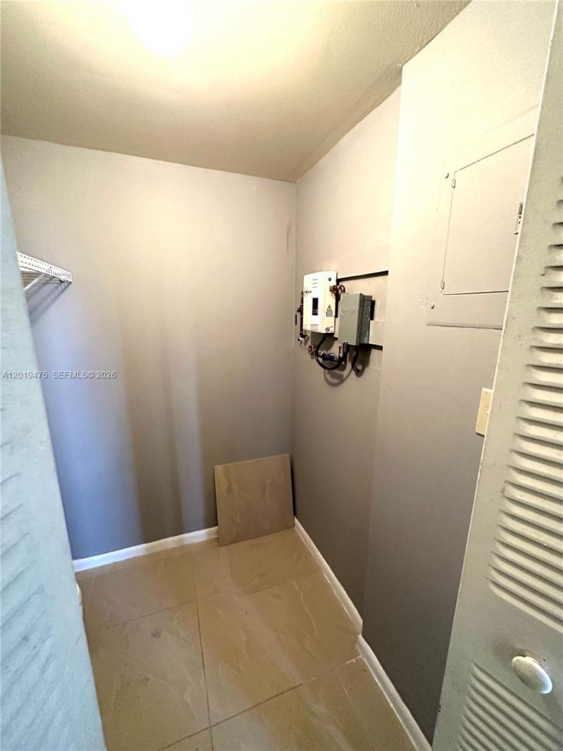 443 NE 195th St, Unit 345, Miami, FL 33179 Photo