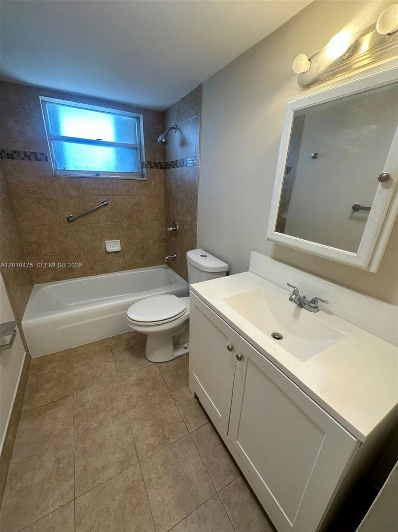 443 NE 195th St, Unit 345, Miami, FL 33179 Photo