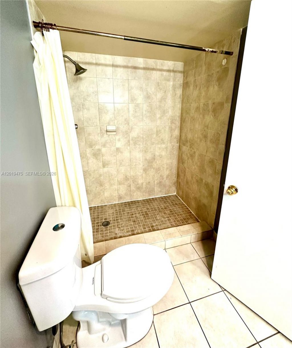 443 NE 195th St, Unit 345, Miami, FL 33179 Photo