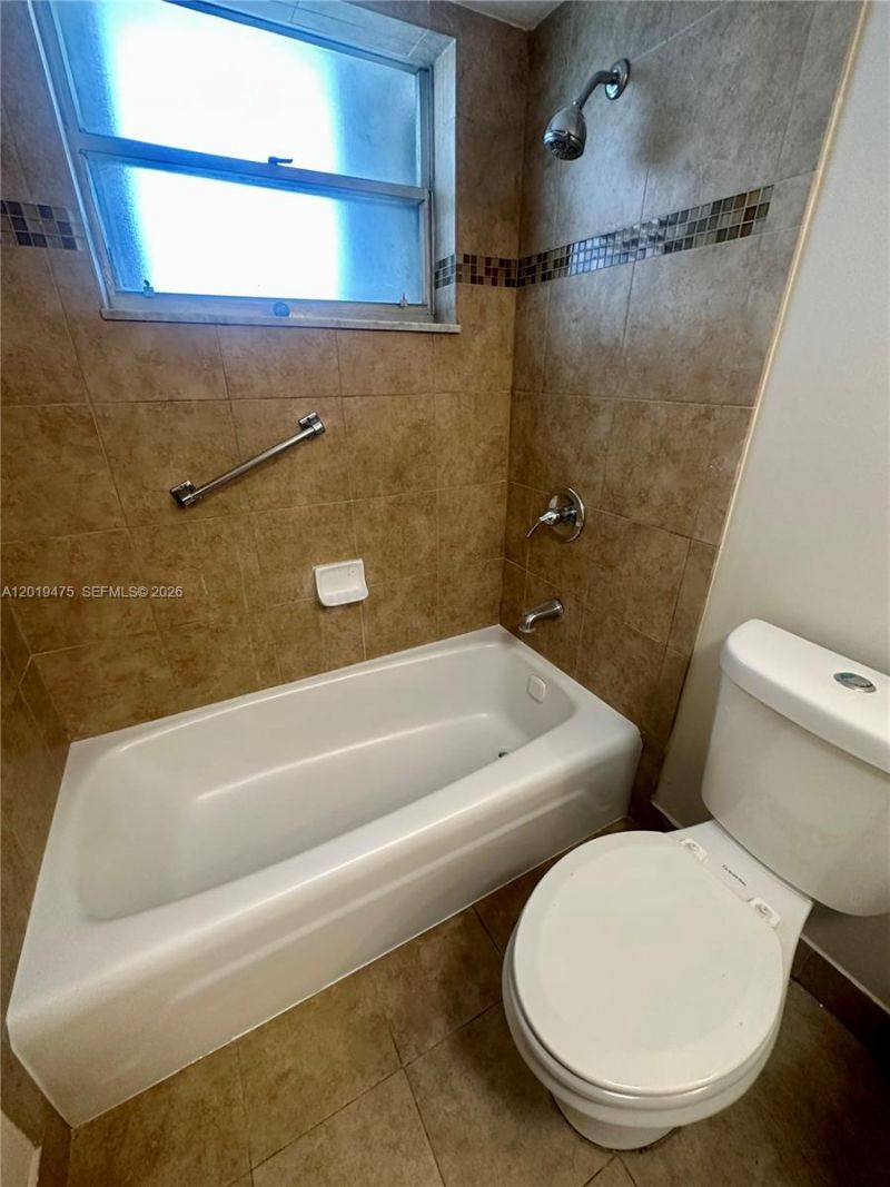 443 NE 195th St, Unit 345, Miami, FL 33179 Photo