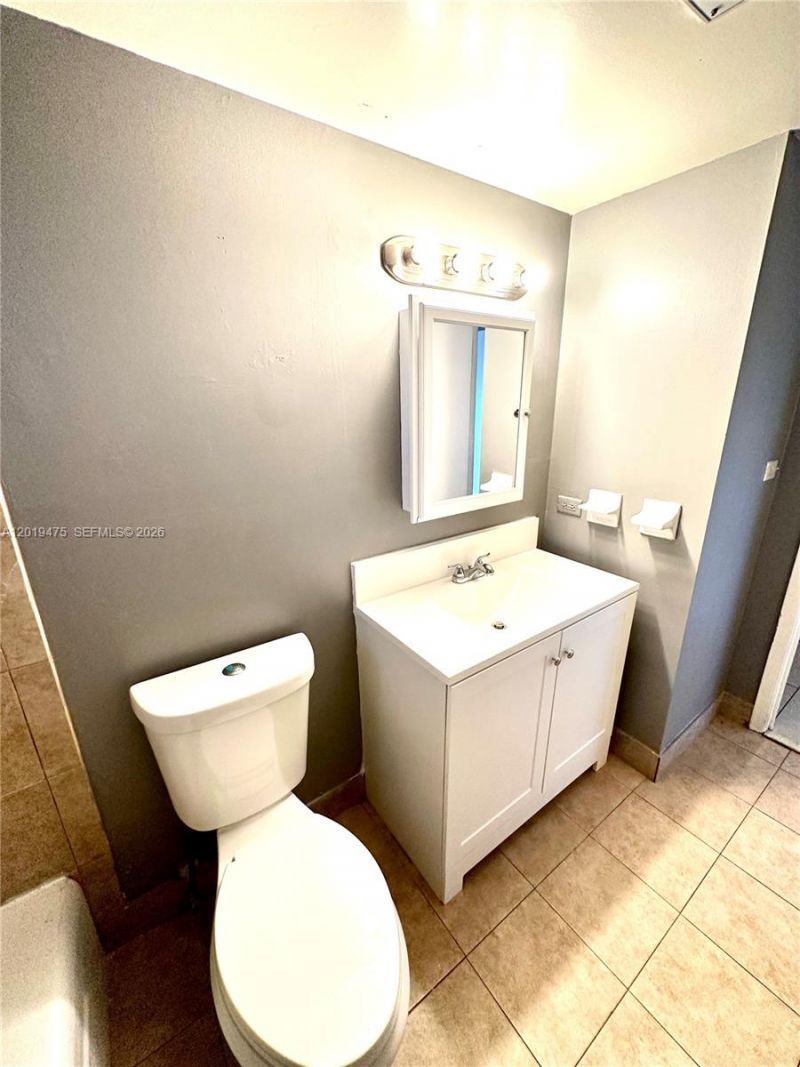 443 NE 195th St, Unit 345, Miami, FL 33179 Photo