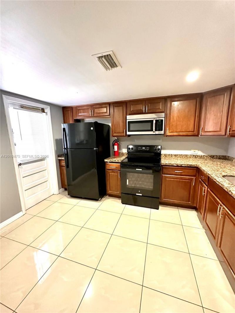 443 NE 195th St, Unit 345, Miami, FL 33179 Photo