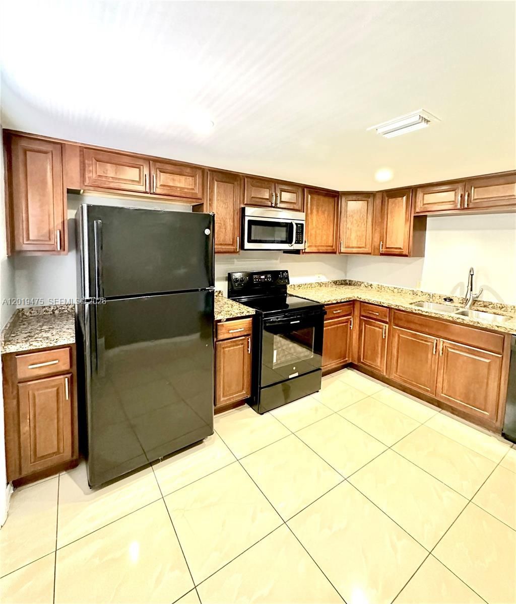 443 NE 195th St, Unit 345, Miami, FL 33179 Photo