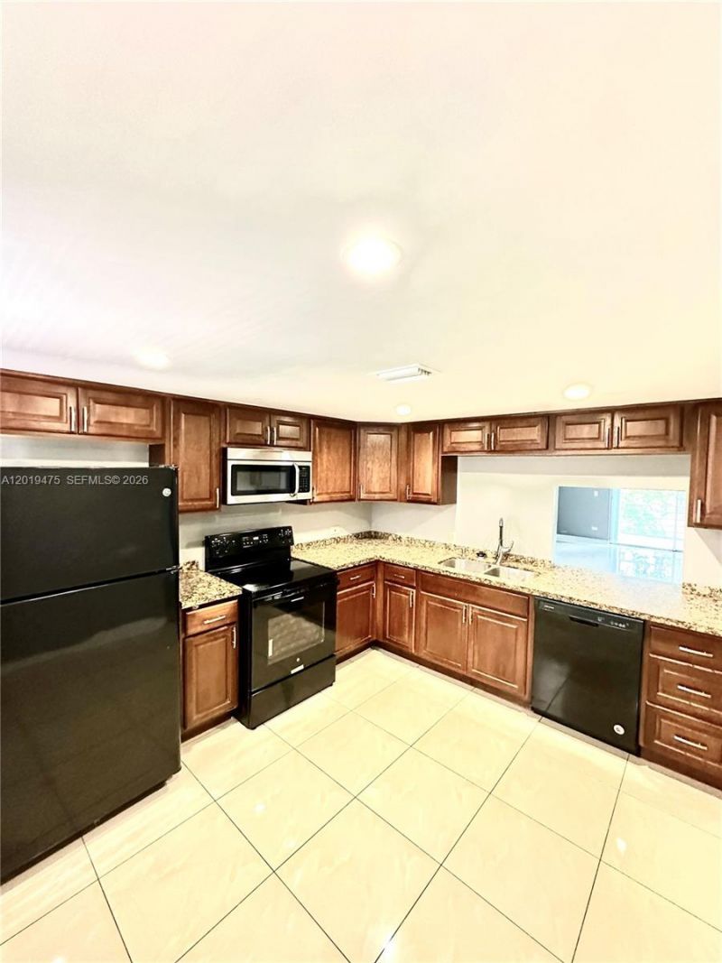 443 NE 195th St, Unit 345, Miami, FL 33179 Photo
