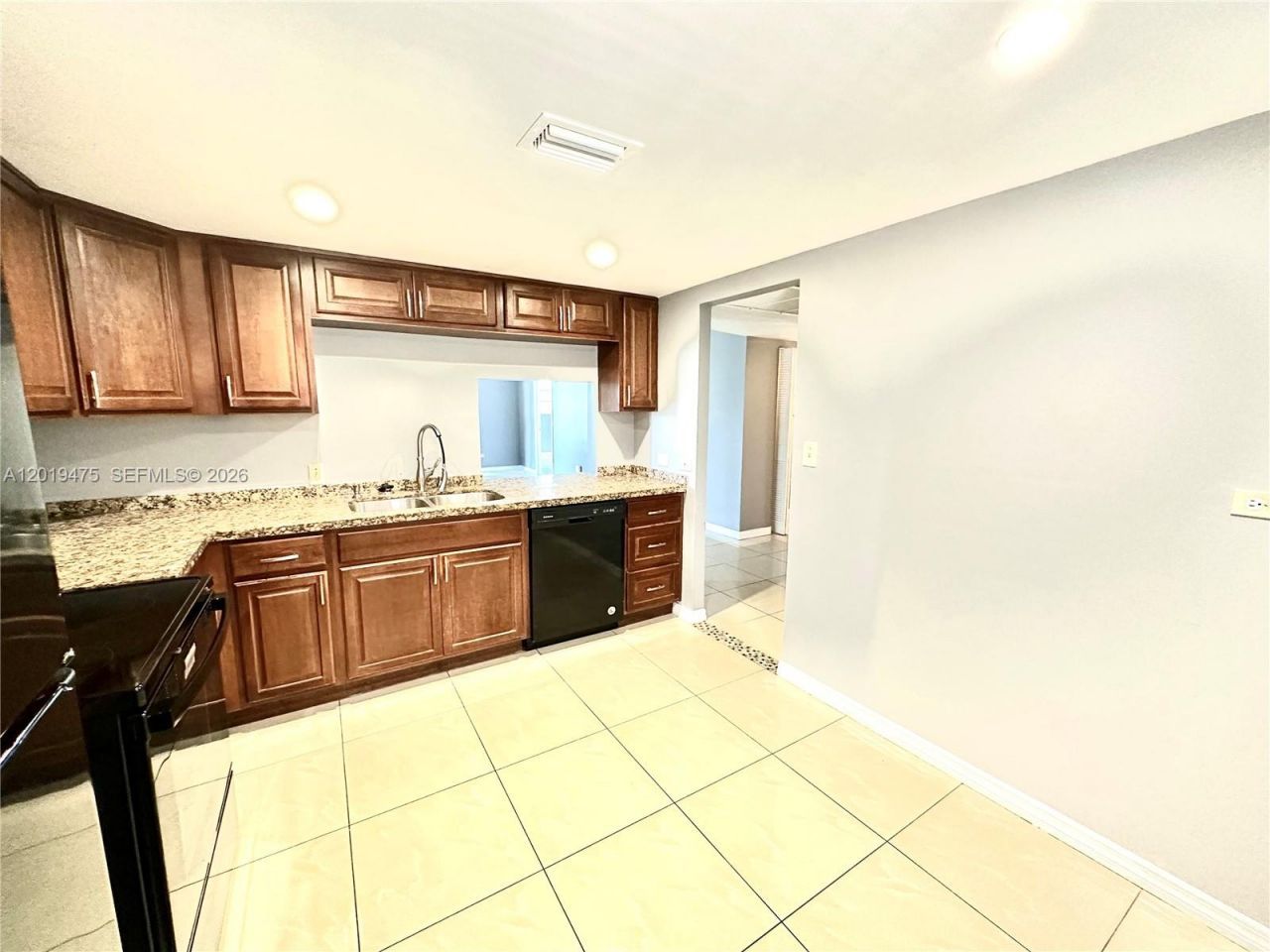 443 NE 195th St, Unit 345, Miami, FL 33179 Photo