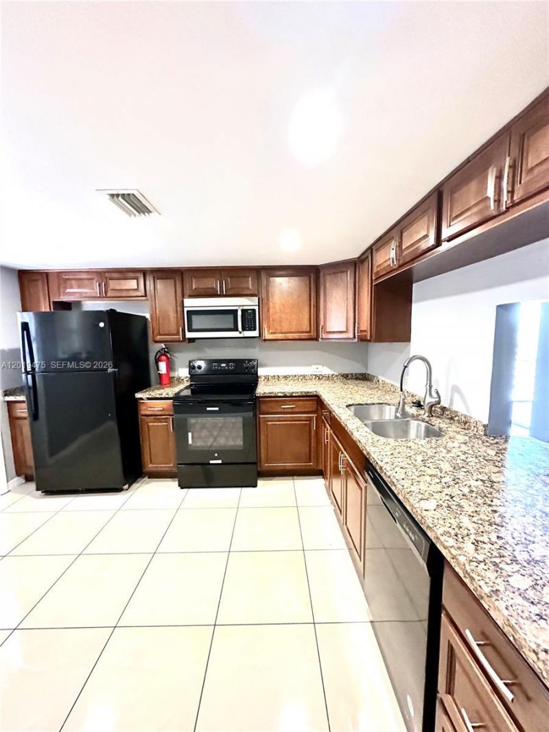443 NE 195th St, Unit 345, Miami, FL 33179 Photo