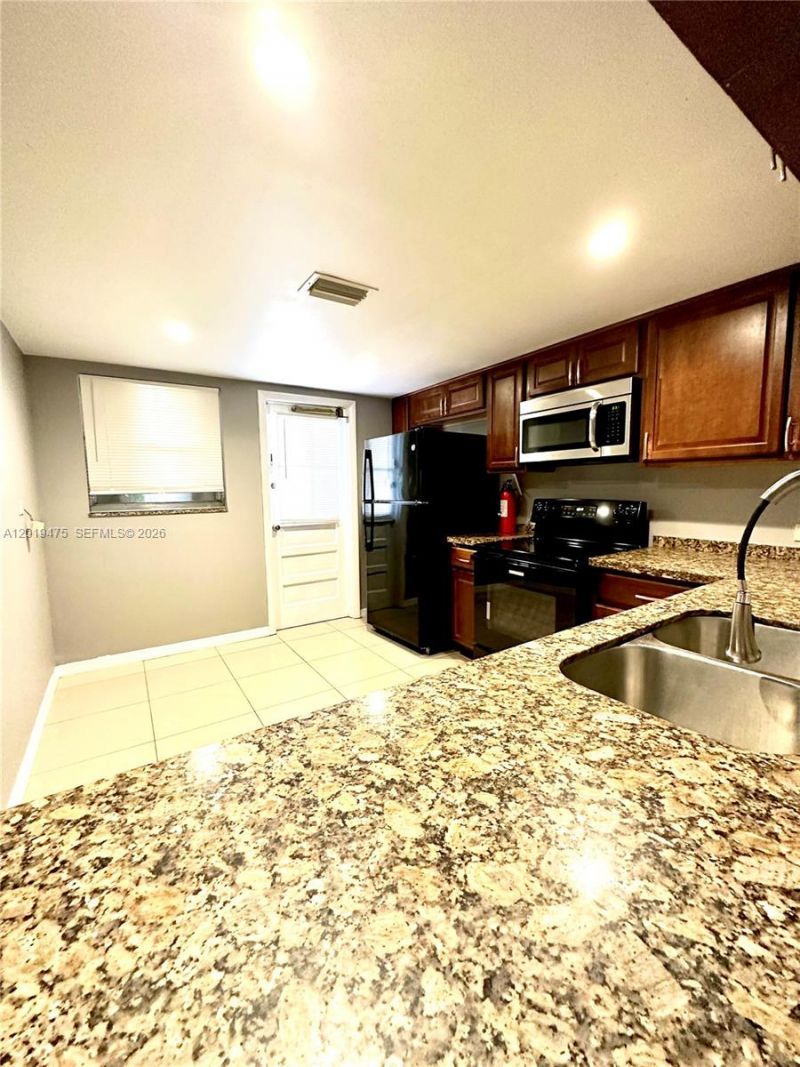 443 NE 195th St, Unit 345, Miami, FL 33179 Photo