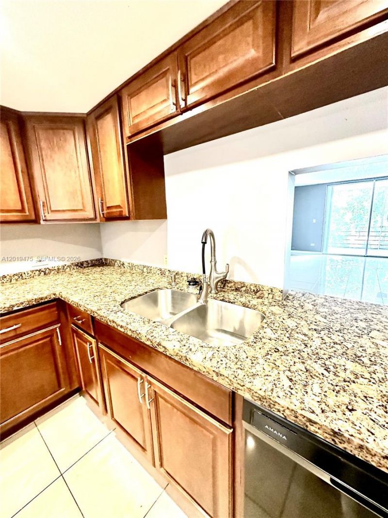443 NE 195th St, Unit 345, Miami, FL 33179 Photo