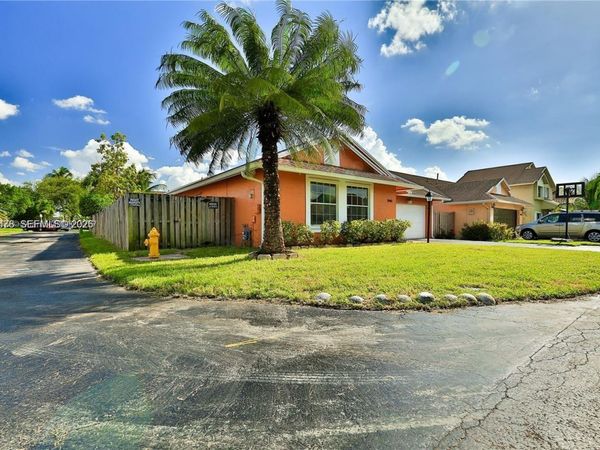 Hialeah, FL 33015