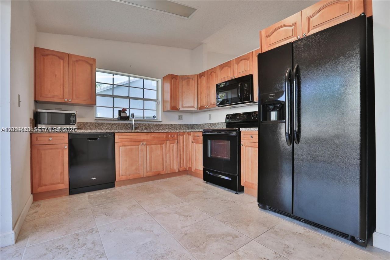 Please Call For Address, Hialeah, FL 33015 Photo