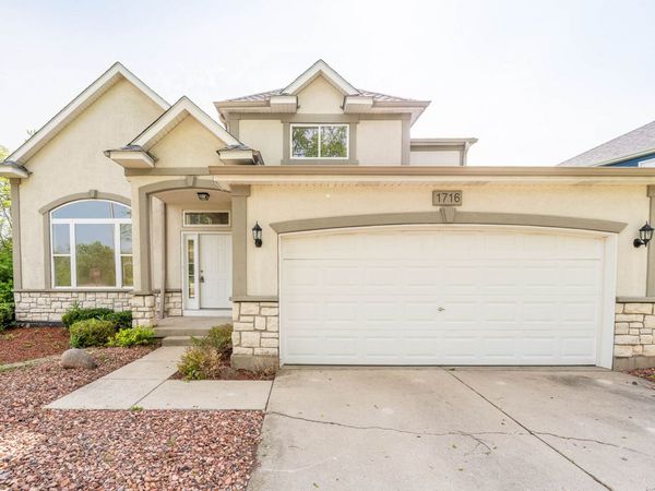 1716 Normandy Woods Court, Grayslake, IL 60030