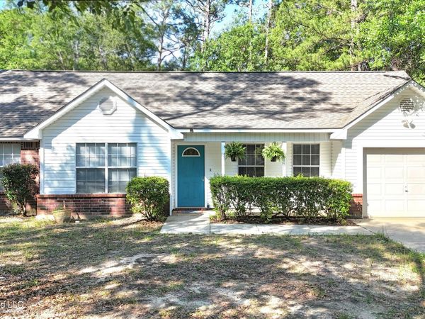 1329 Sycamore Street, Ocean Springs, MS 39564