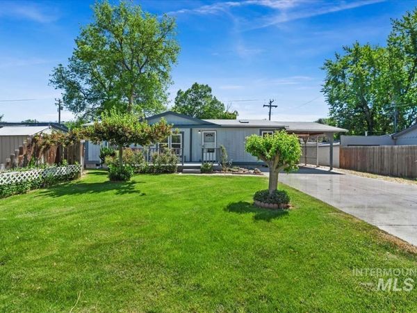 830 N 3rd East St, Mountain Home, ID 83647