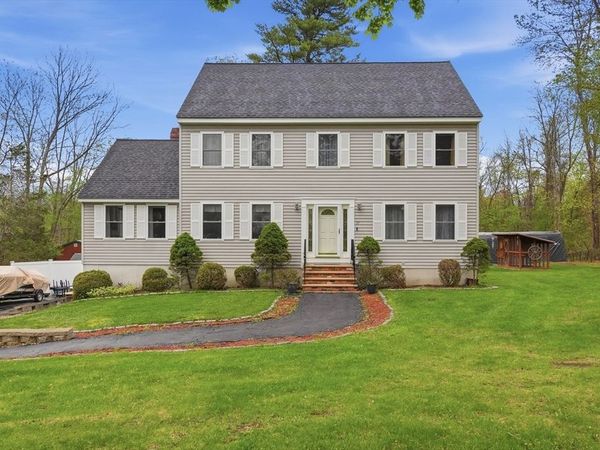 17 Unicorn Circle, Amesbury, MA 01913