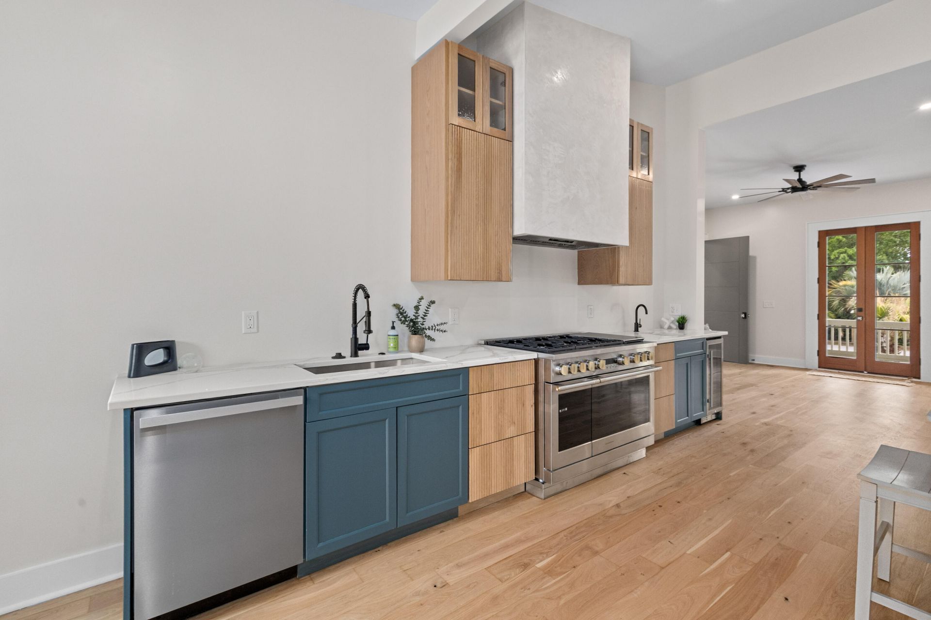 2118 Ion Avenue Photo 13