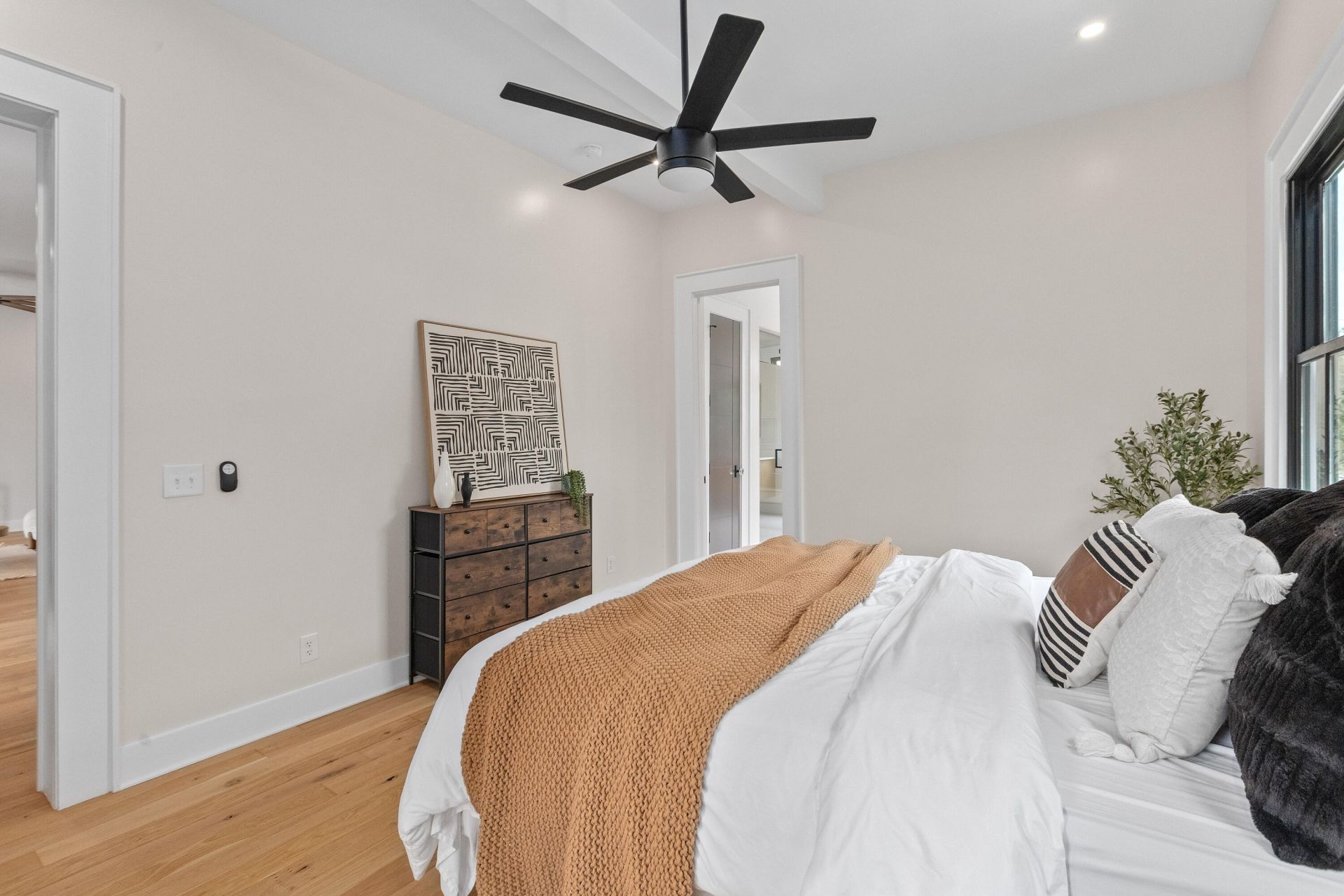 2118 Ion Avenue Photo 18