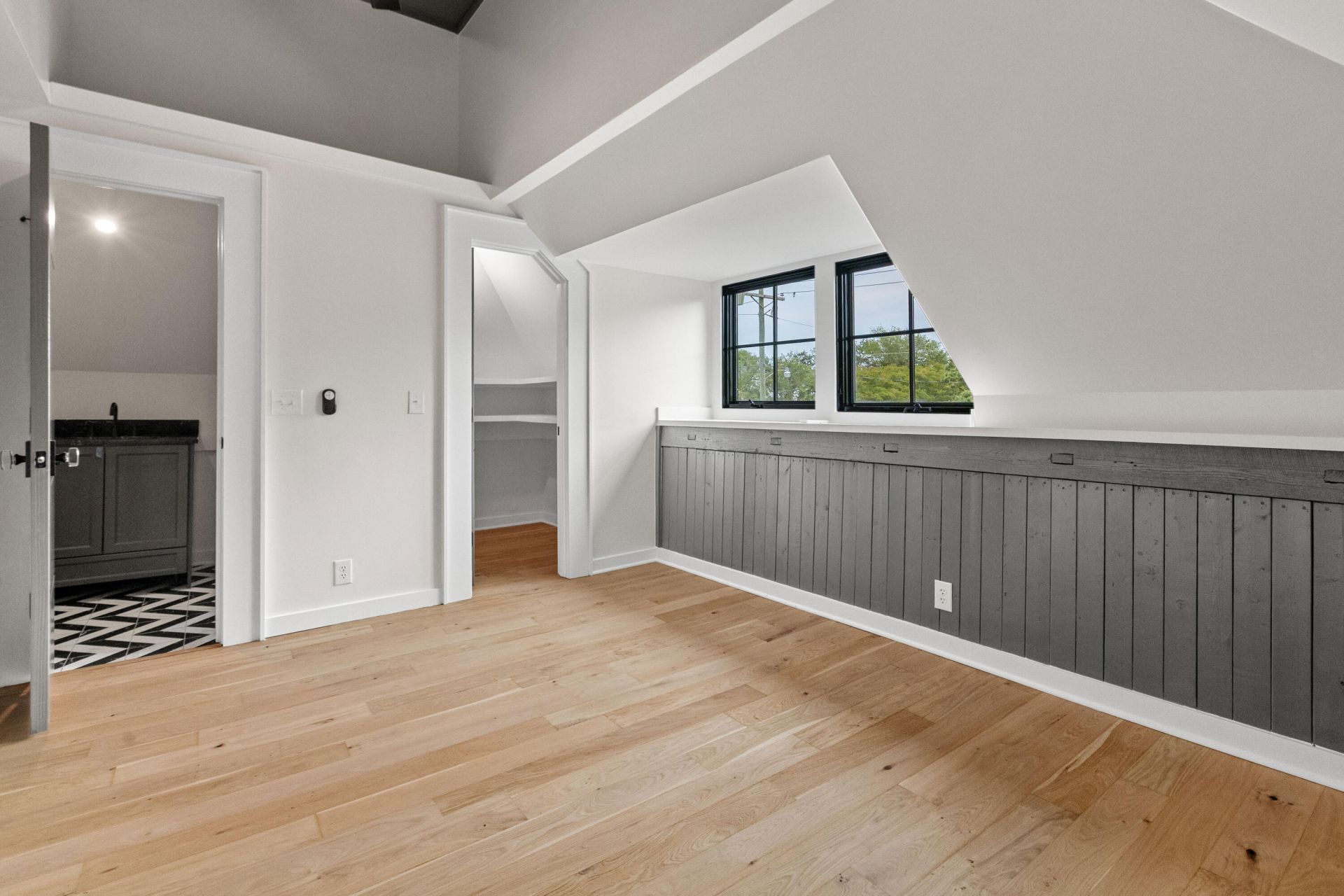 2118 Ion Avenue Photo 31