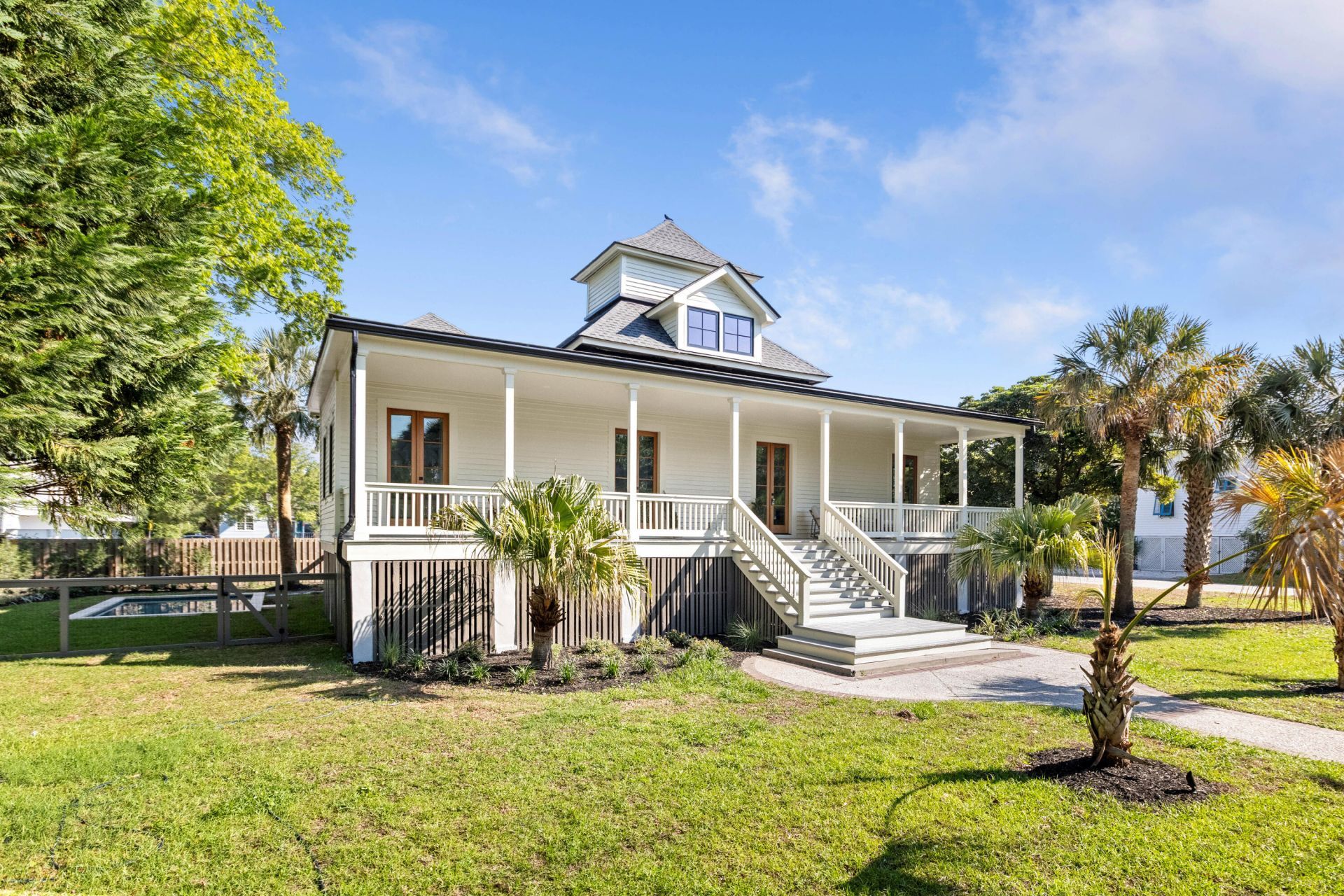 2118 Ion Avenue Photo 6
