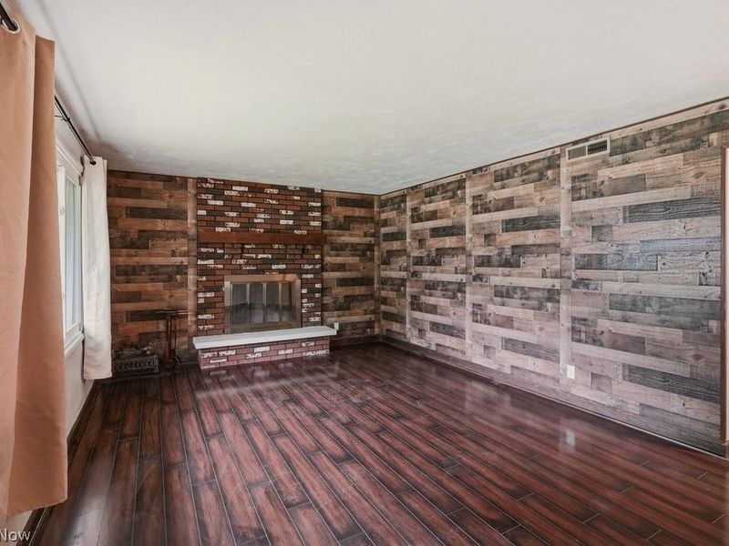 1637 Hanover Street, Cuyahoga Falls, OH 44221 Photo 2