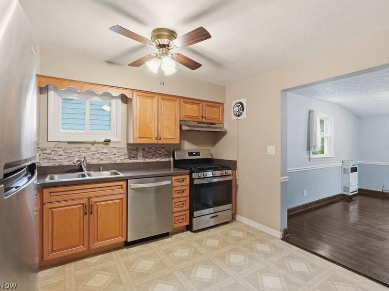 1637 Hanover Street, Cuyahoga Falls, OH 44221 Photo 5