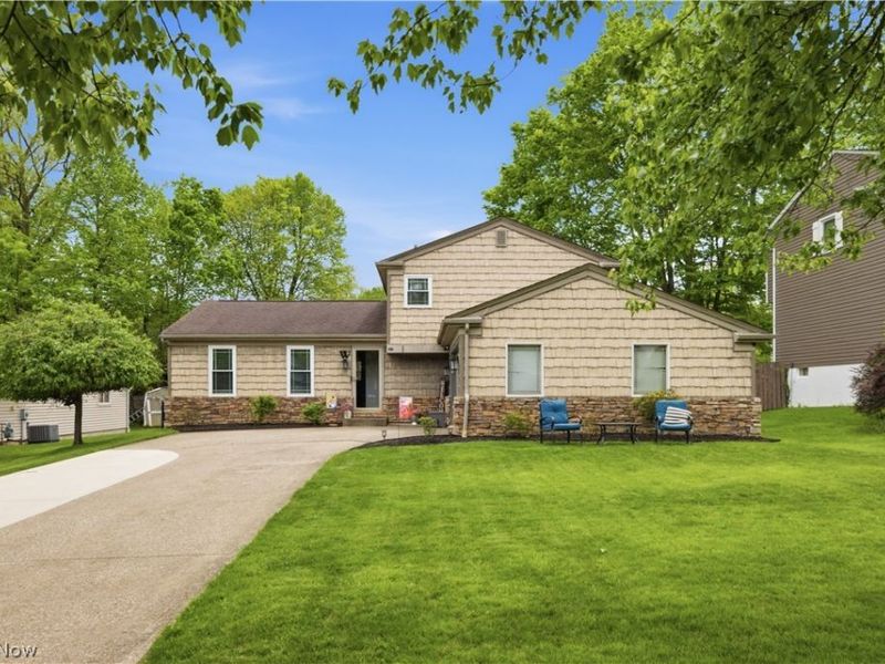 488 Woodlake Drive, Medina, OH 44256 Photo 2