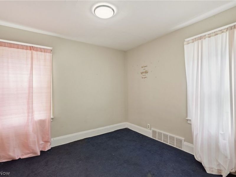 515 E 143rd Street, Unit Downstairs, Cleveland, OH 44110 Photo 6