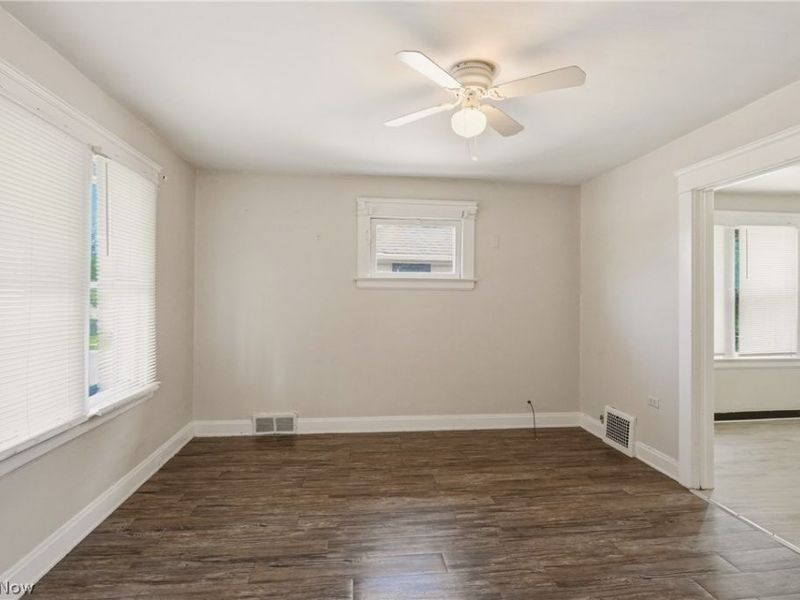 515 E 143rd Street, Unit Downstairs, Cleveland, OH 44110 Photo 9