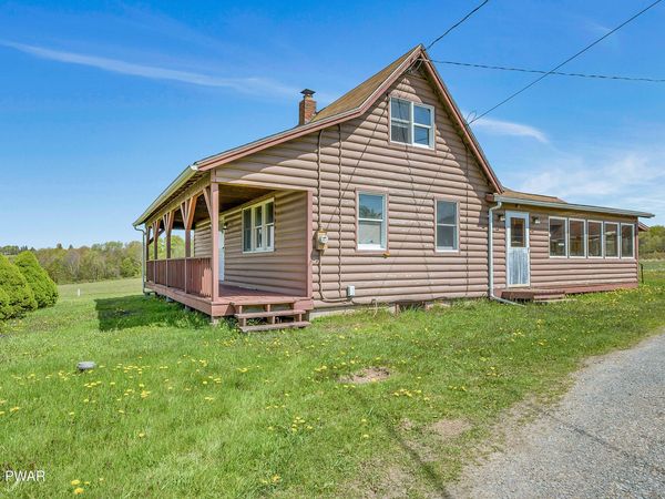258B Cemetery Road , Moscow, PA 18444