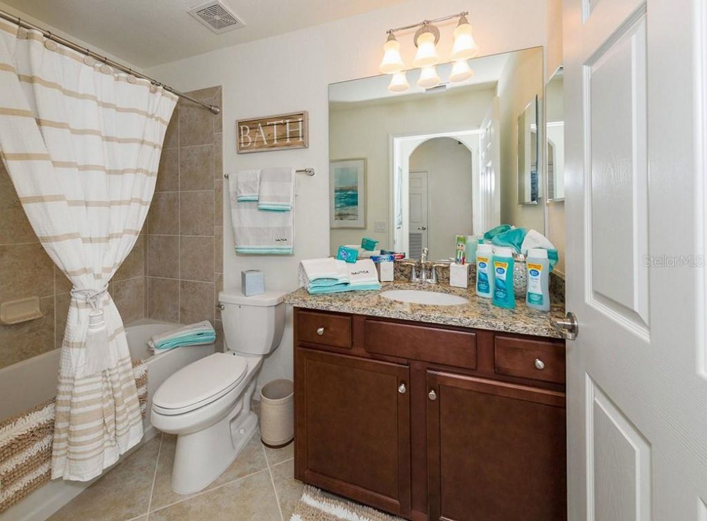 16904 Vardon Terrace, Unit 202, Lakewood Ranch, FL 34211 Photo