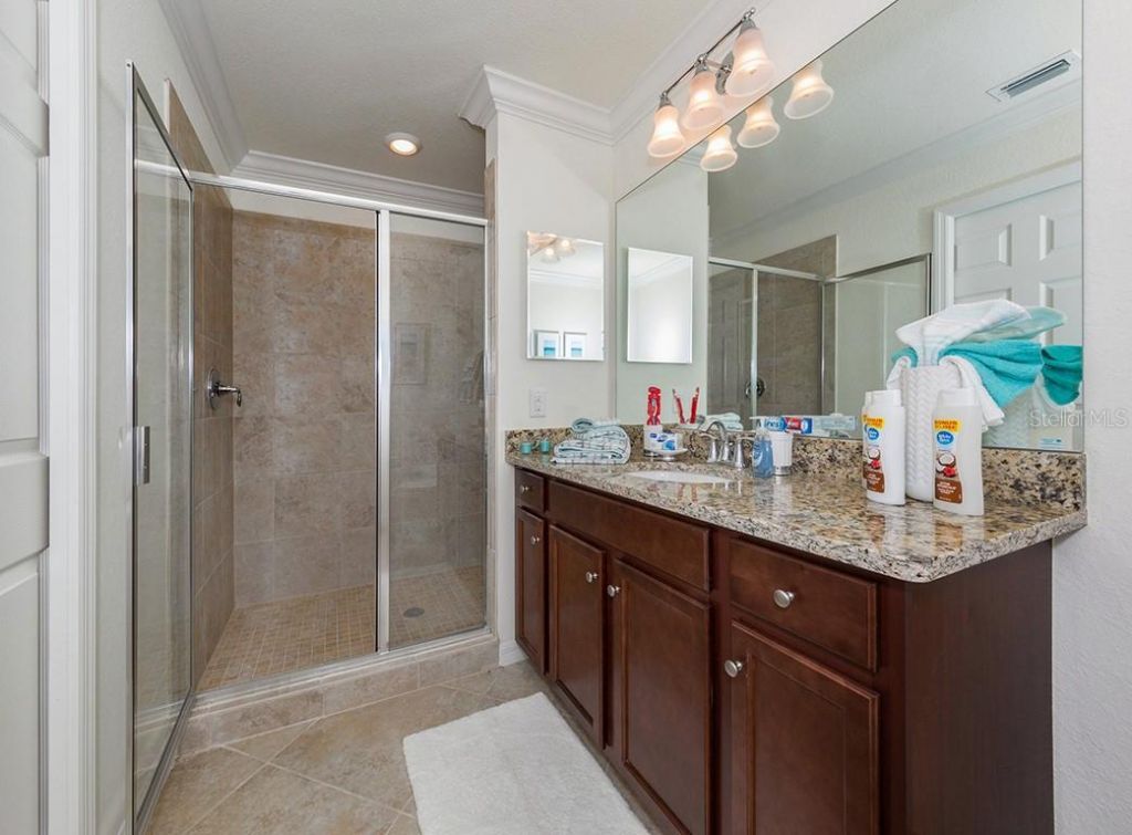 16904 Vardon Terrace, Unit 202, Lakewood Ranch, FL 34211 Photo