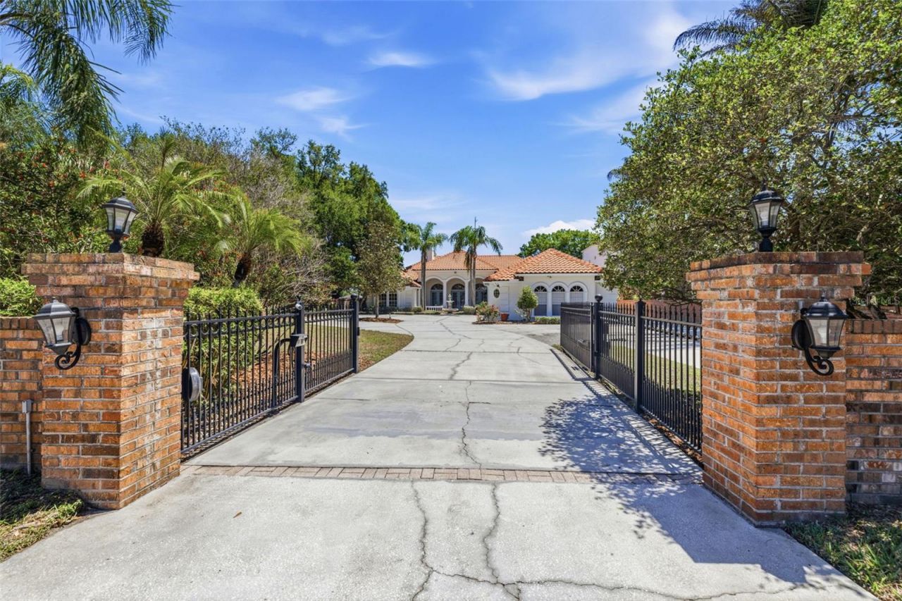 1810 W Bearss Avenue, Tampa, FL 33613 Photo