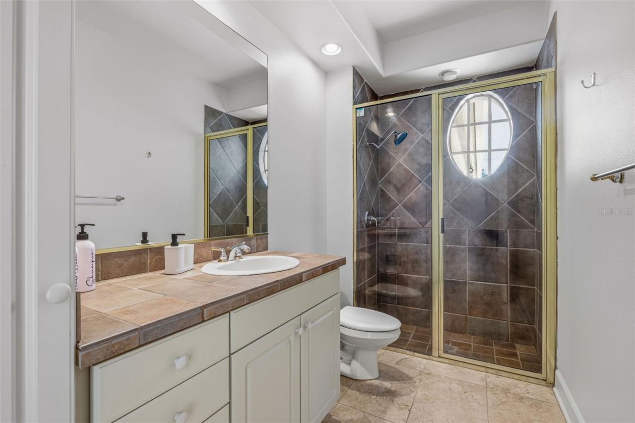 1810 W Bearss Avenue, Tampa, FL 33613 Photo
