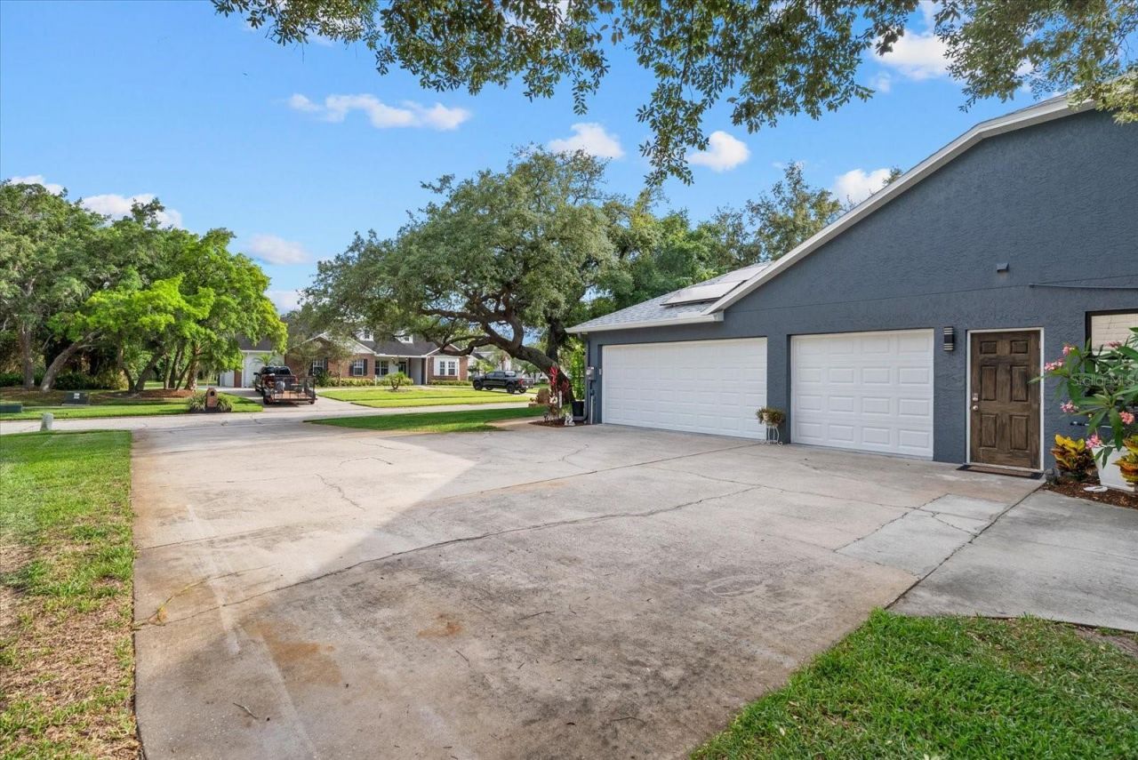 8806 Crosswood Court, Riverview, FL 33578 Photo