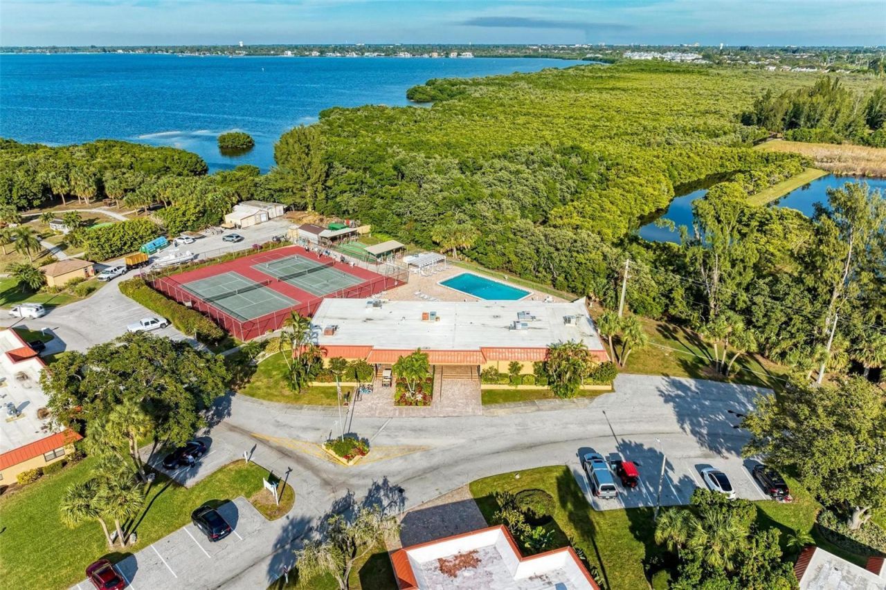 9409 Catalina Drive , Bradenton, FL 34210 Photo