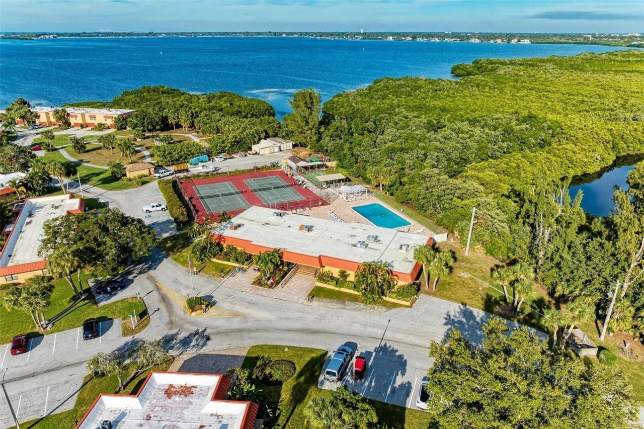 9409 Catalina Drive , Bradenton, FL 34210 Photo