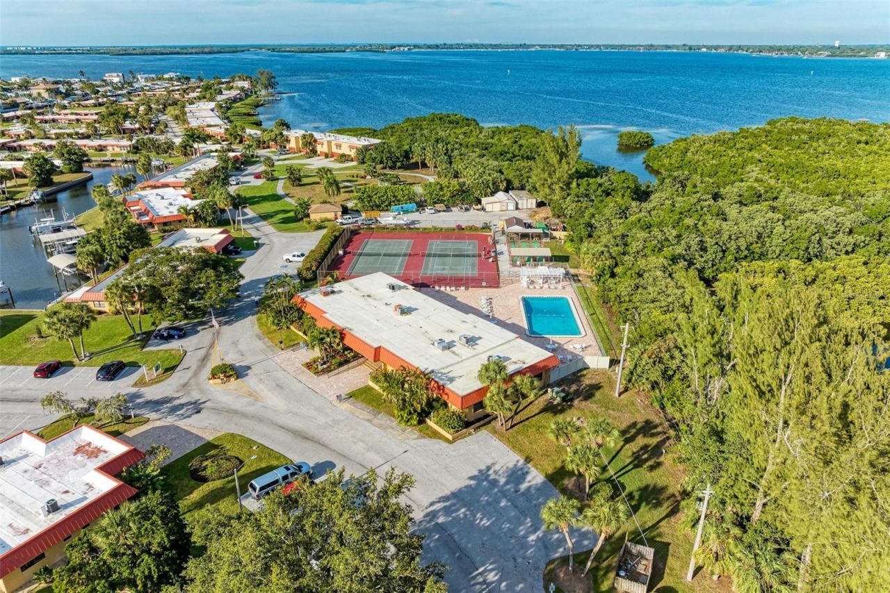 9409 Catalina Drive , Bradenton, FL 34210 Photo