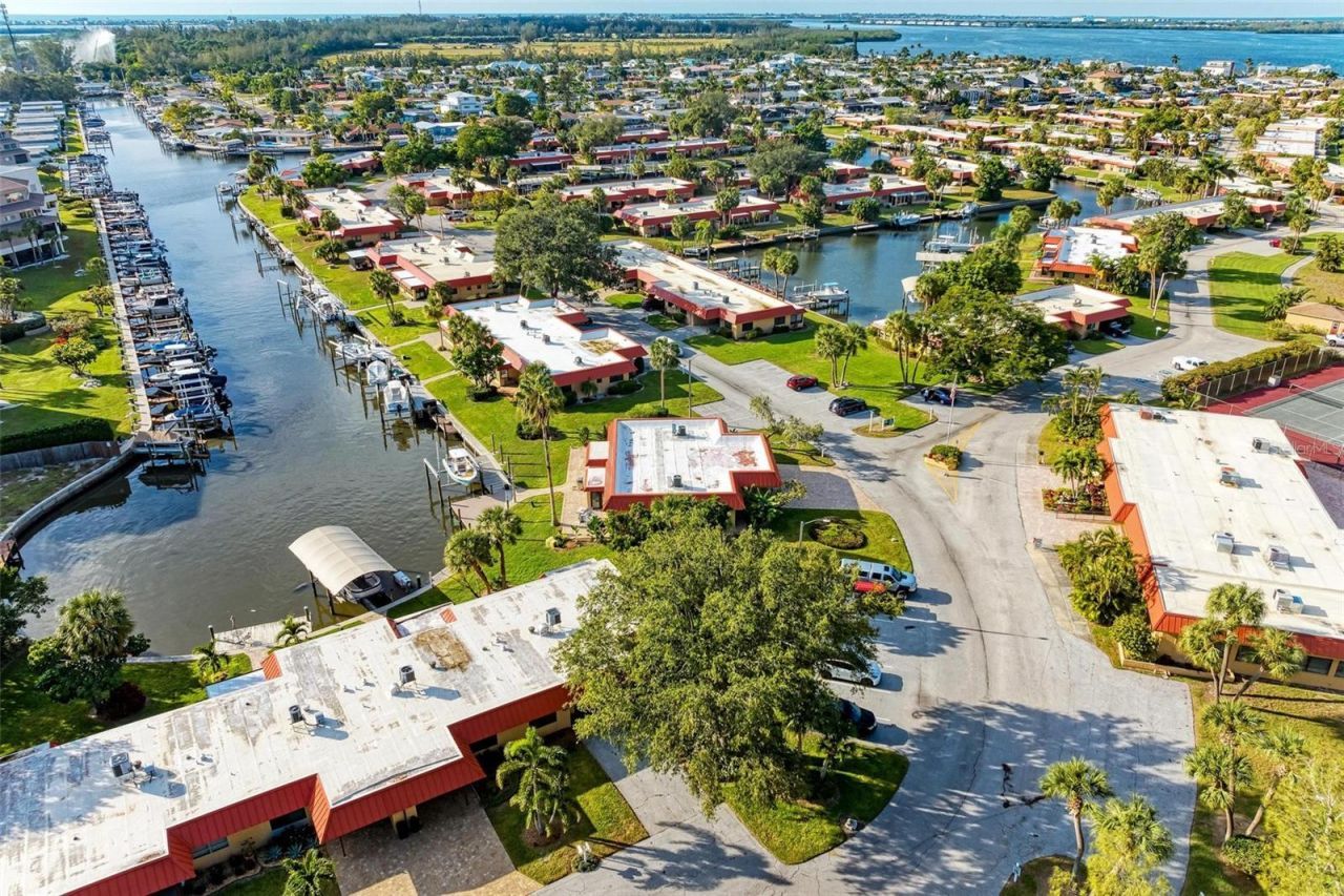 9409 Catalina Drive , Bradenton, FL 34210 Photo