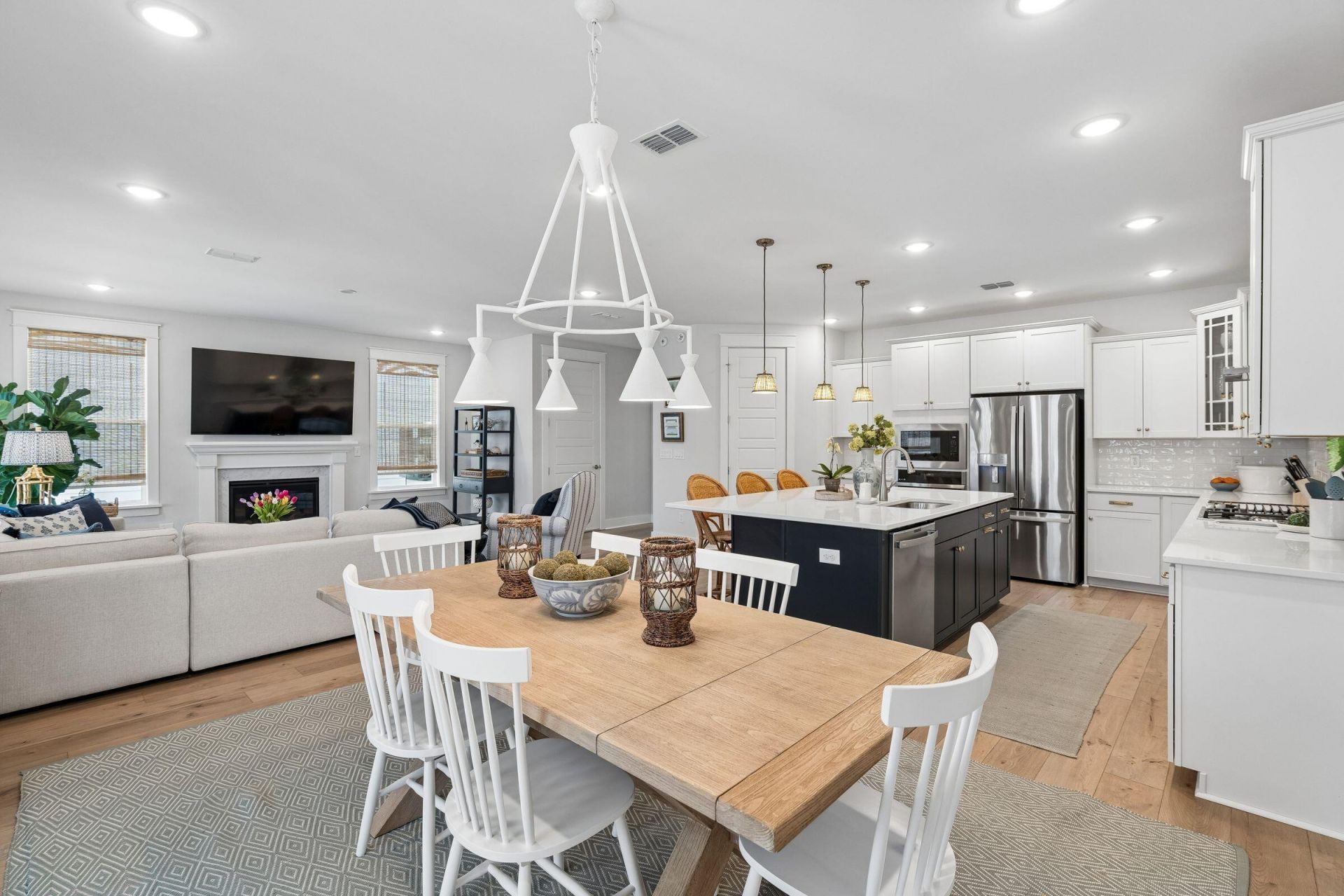 1566 N Lakeshore Drive Photo 8