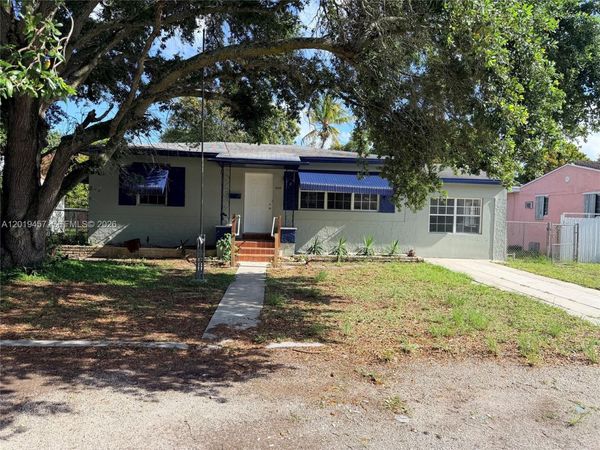 1244 NE 149th St, Miami, FL 33161