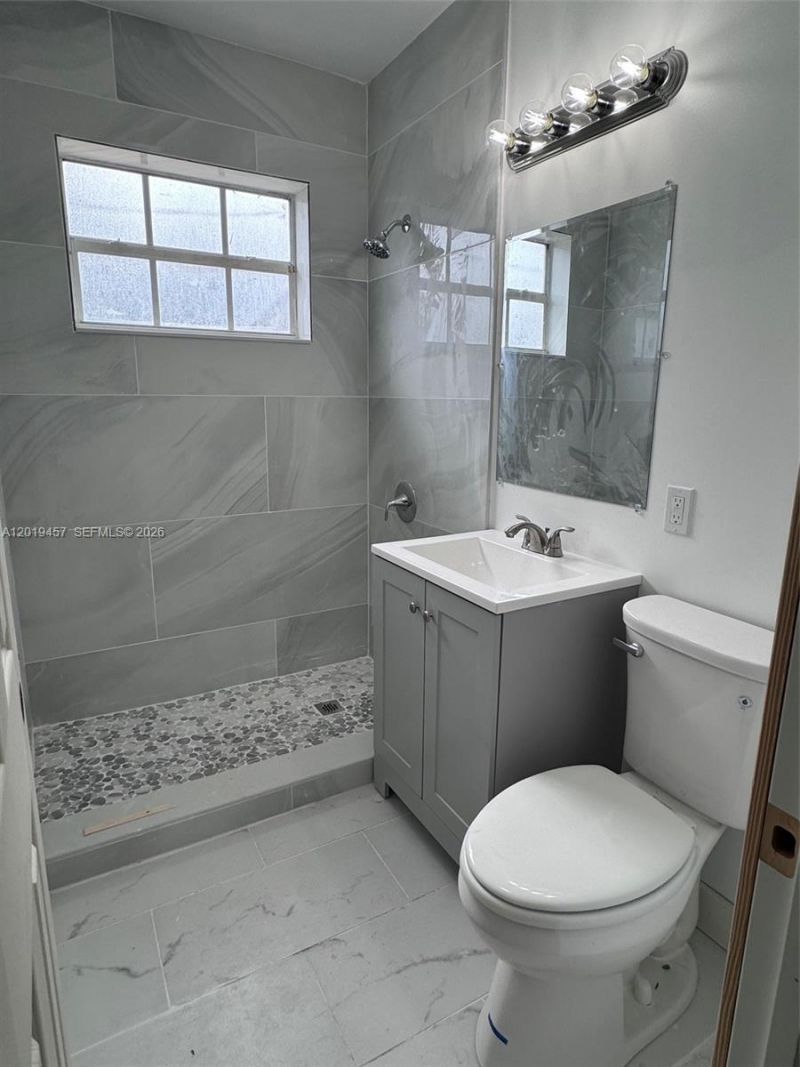 1244 NE 149th St, Miami, FL 33161 Photo
