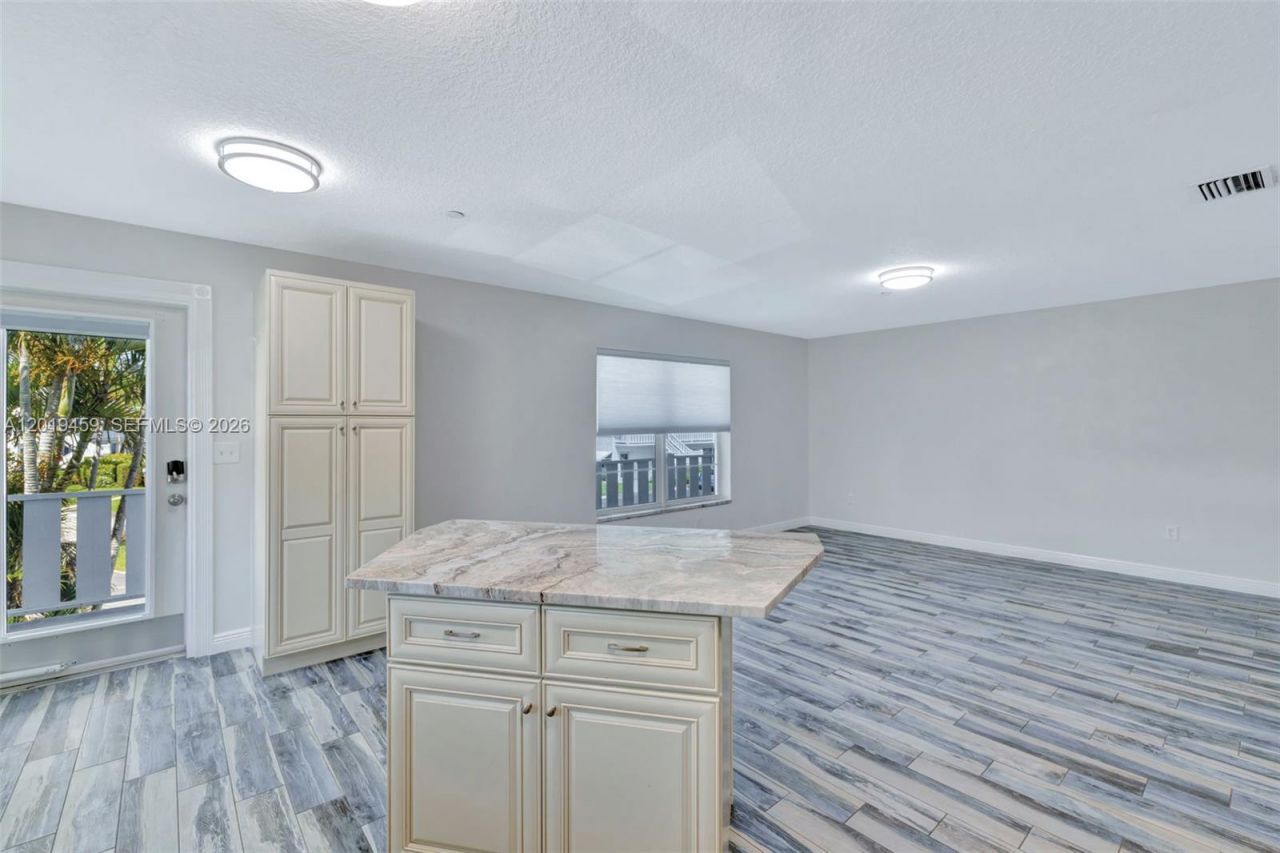 2929 SE Ocean Blvd , Unit F6, Stuart, FL 34996 Photo